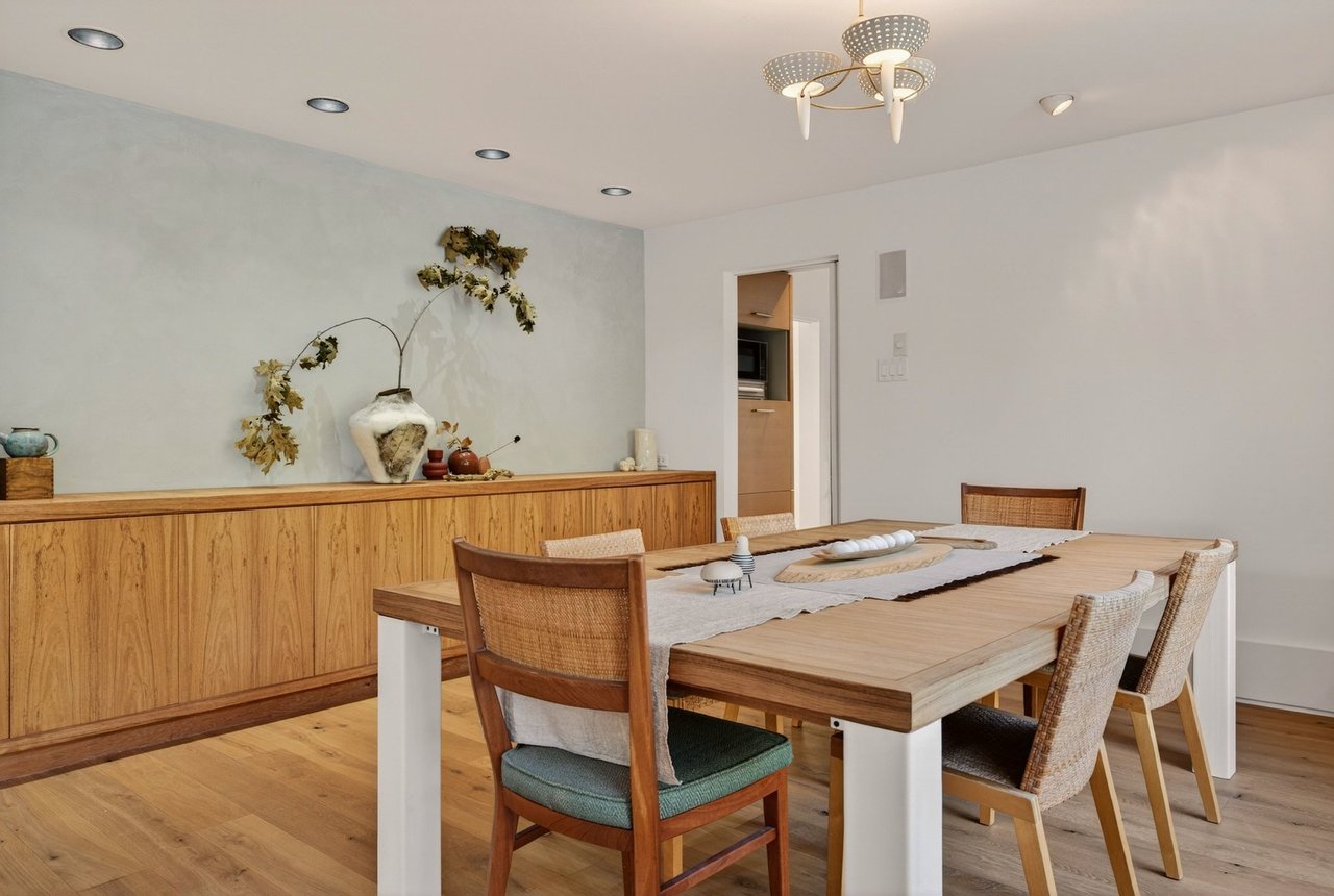 Inspiring MCM Residence