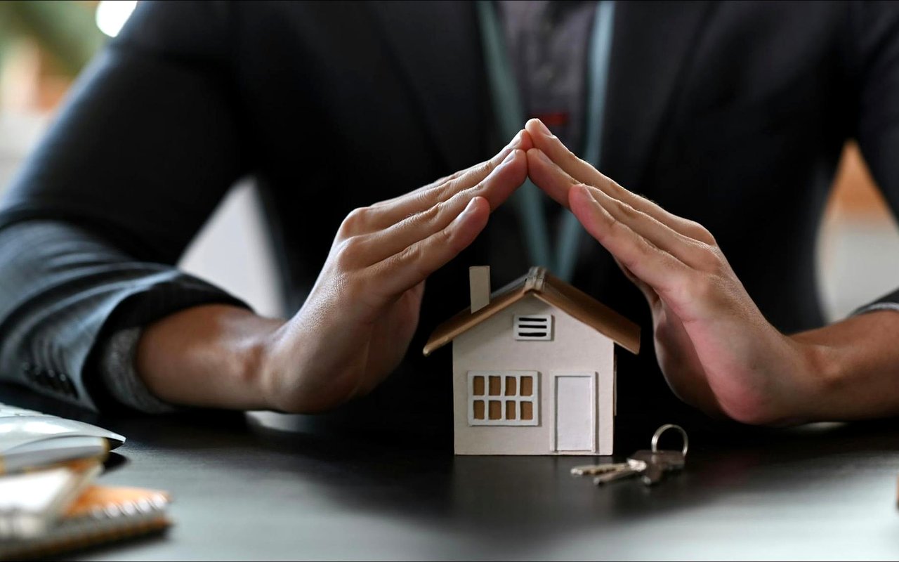 The Role of a Real Estate Agent in Your Lake Austin Home-Buying Journey