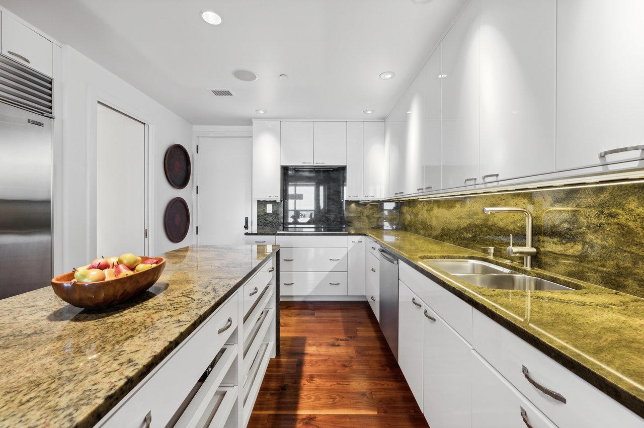 180 East Pearson Unit: 5902