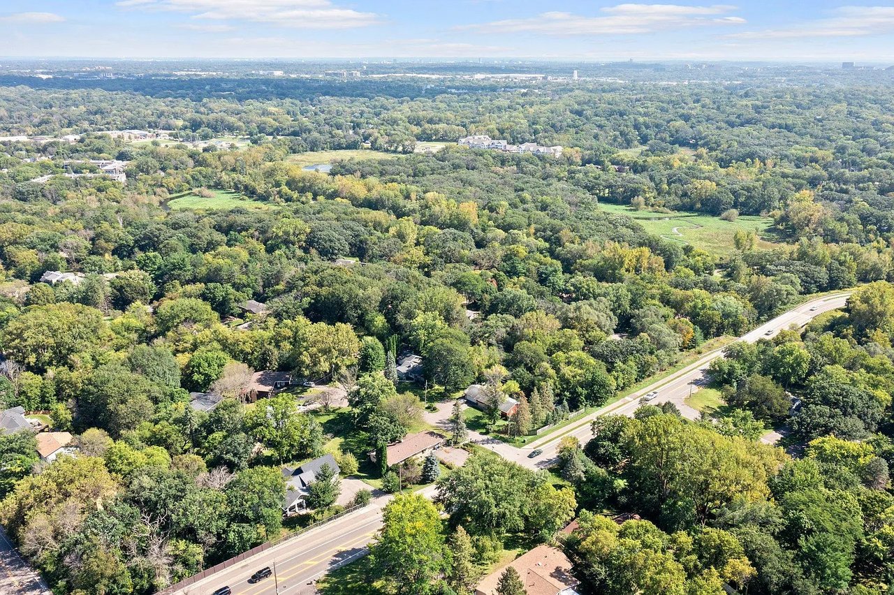 Updated Rambler in the Heart of Minnetonka