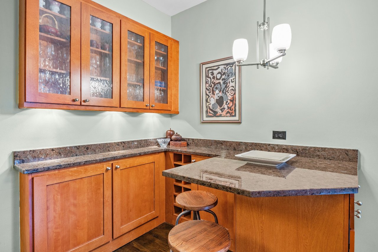 357 West 55th Street, #5L