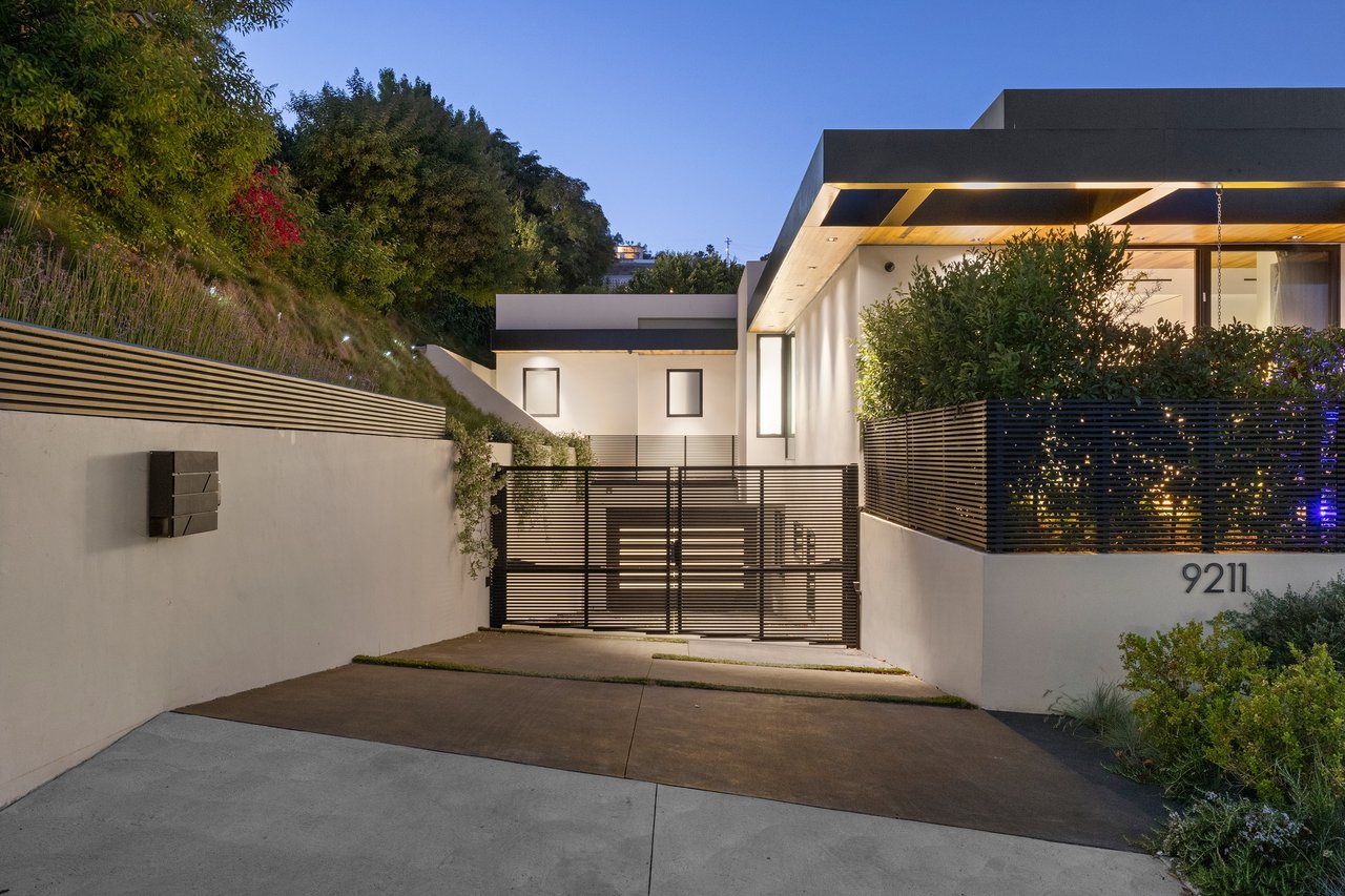 9211 Nightingale Dr, Hollywood Hills