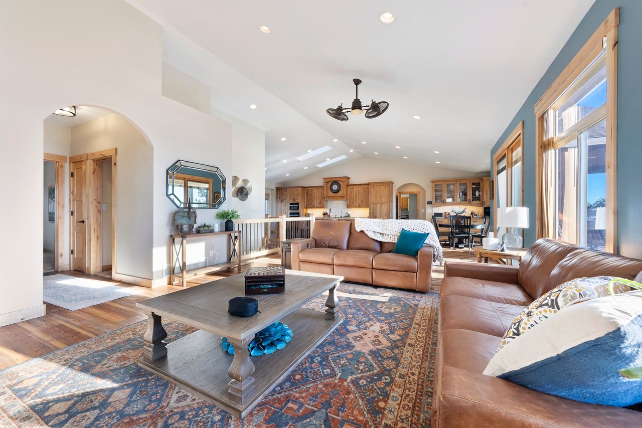 4255 Arrowhead Drive