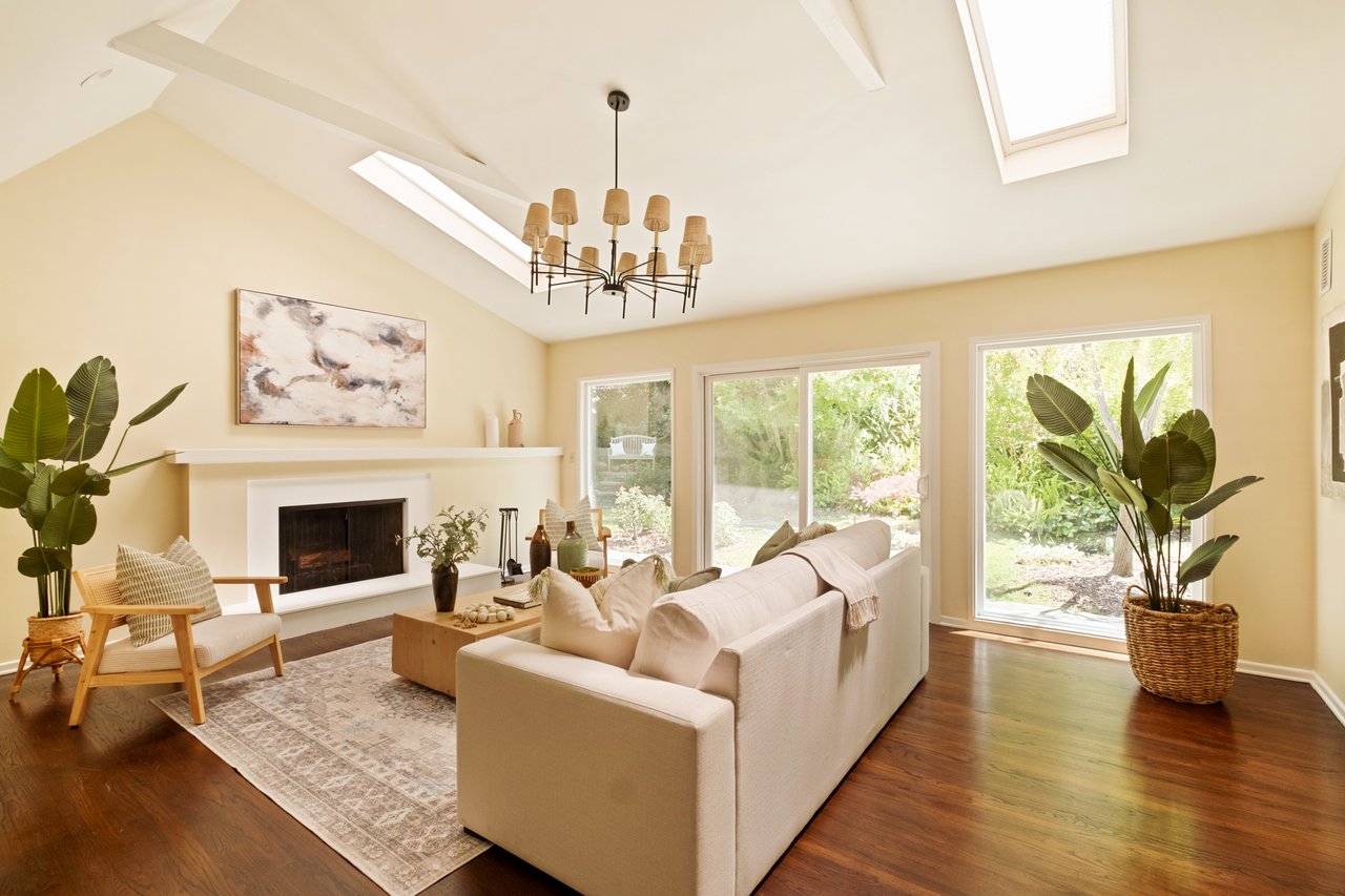 3588 Mandeville Canyon Road, Brentwood