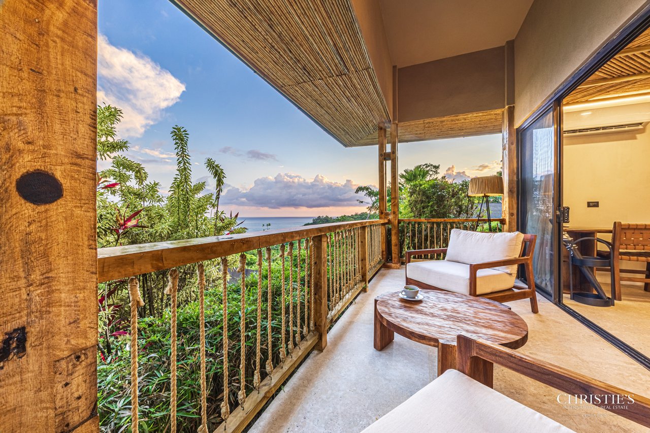 Luxury Hotel Boutique with Ocean Views | Walking distance to the beach | 13.2 Acres