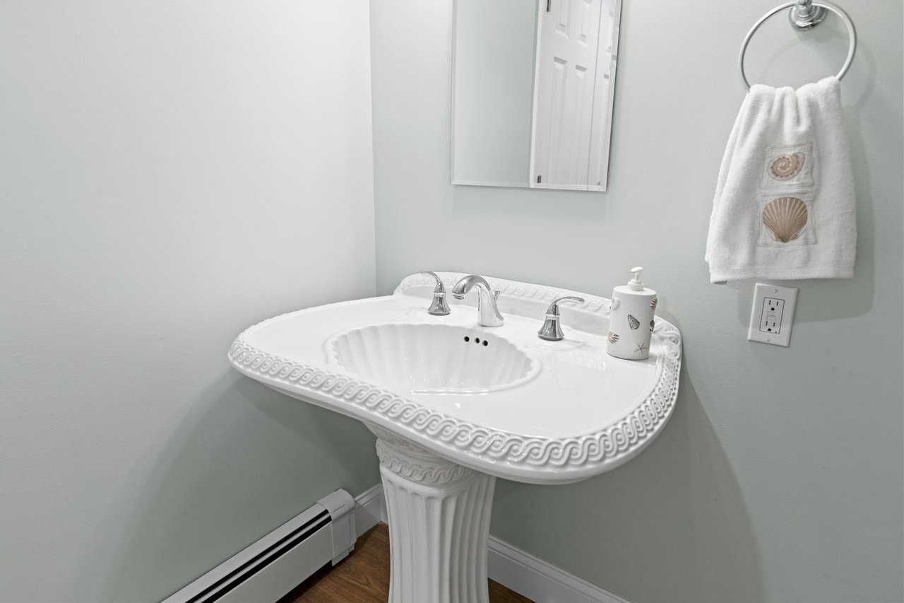 17 Atlantic Drive, Unit #: 17B