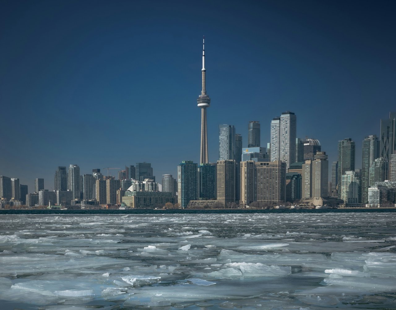 Toronto Luxury Real Estate Market Report - January 2025