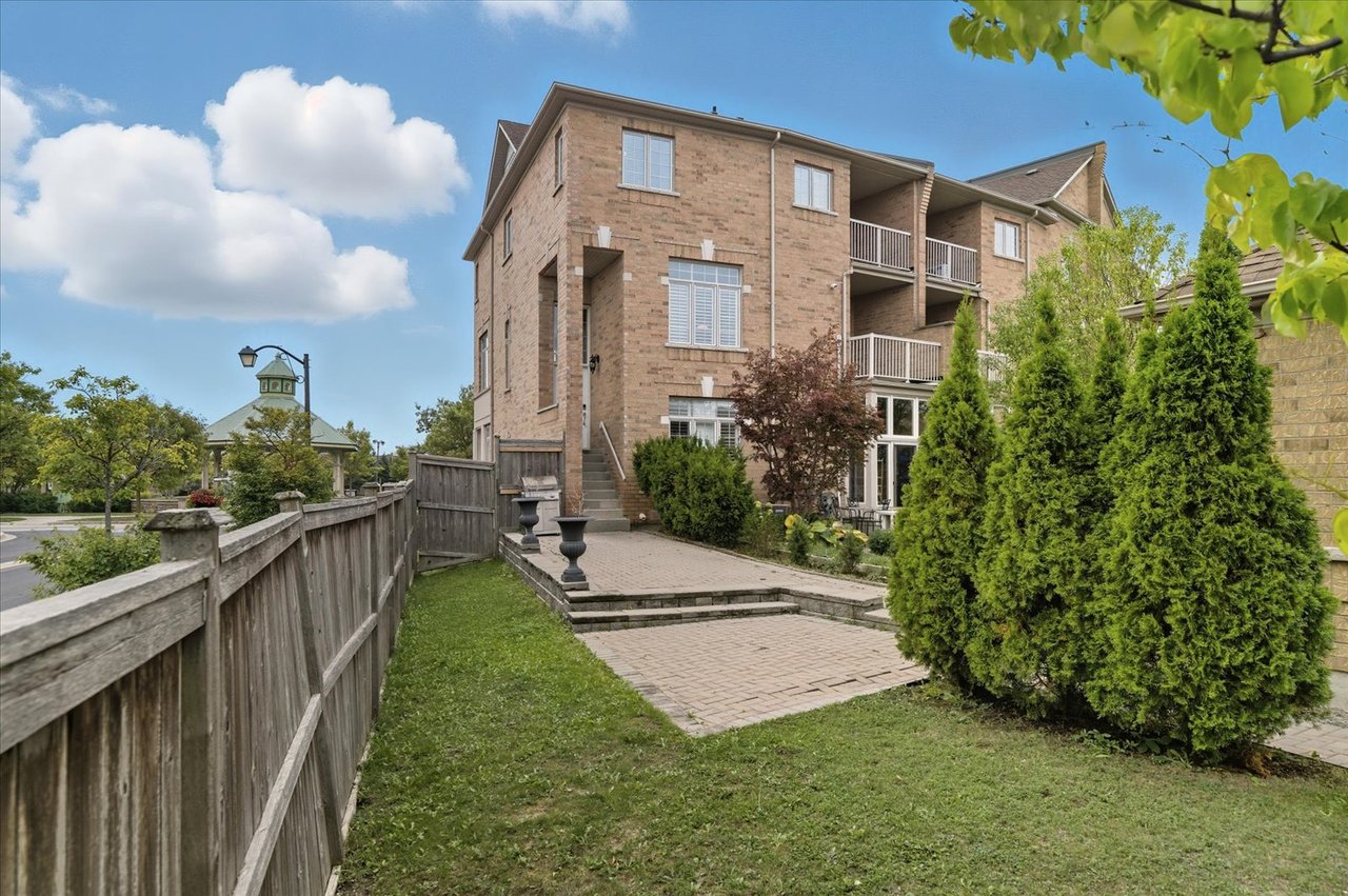 #23 - 20 Greensborough village Circ