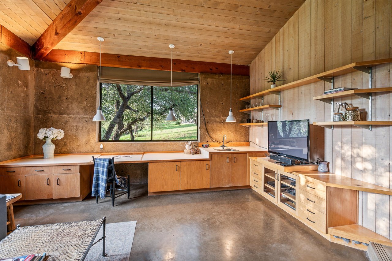 85 Hog Canyon Road