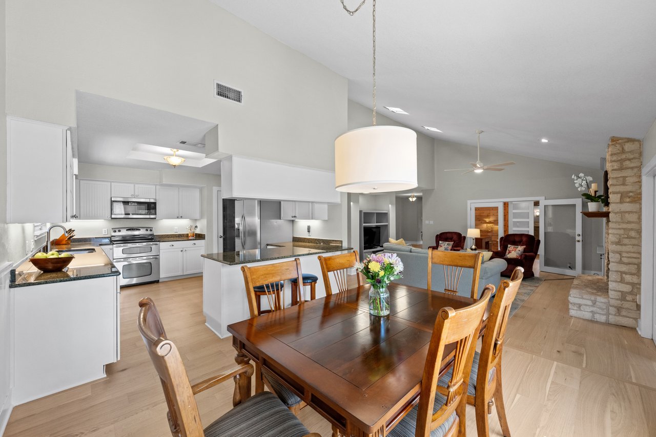 6103 Waldon Hollow