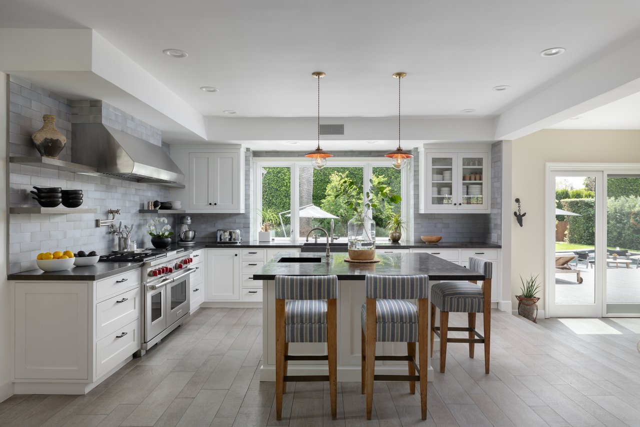23122 Mariposa De Oro St, Malibu