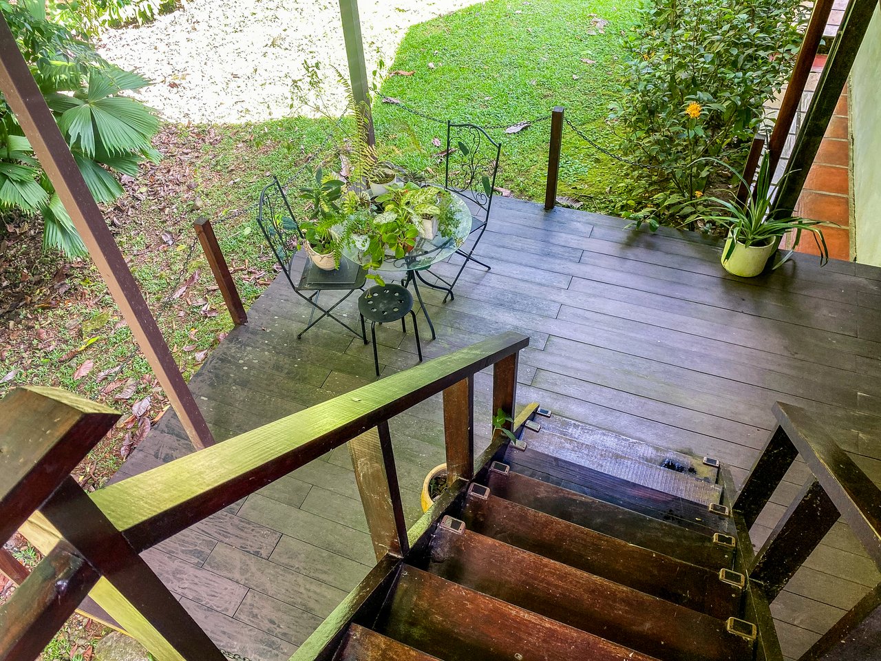 A riverfront 3-bed home on a large property In Ojochal, Costa Rica