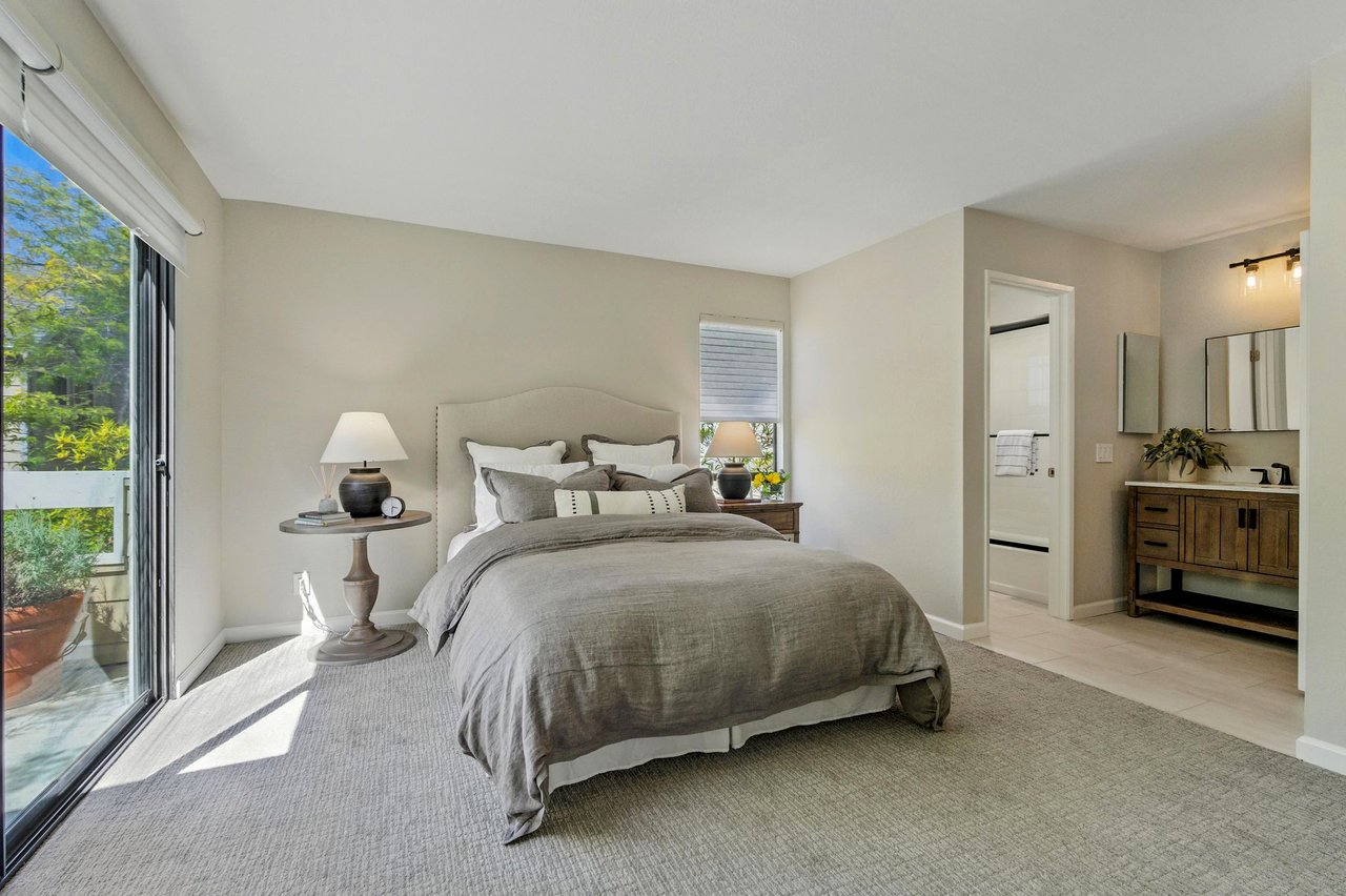1090 Shoreline Drive