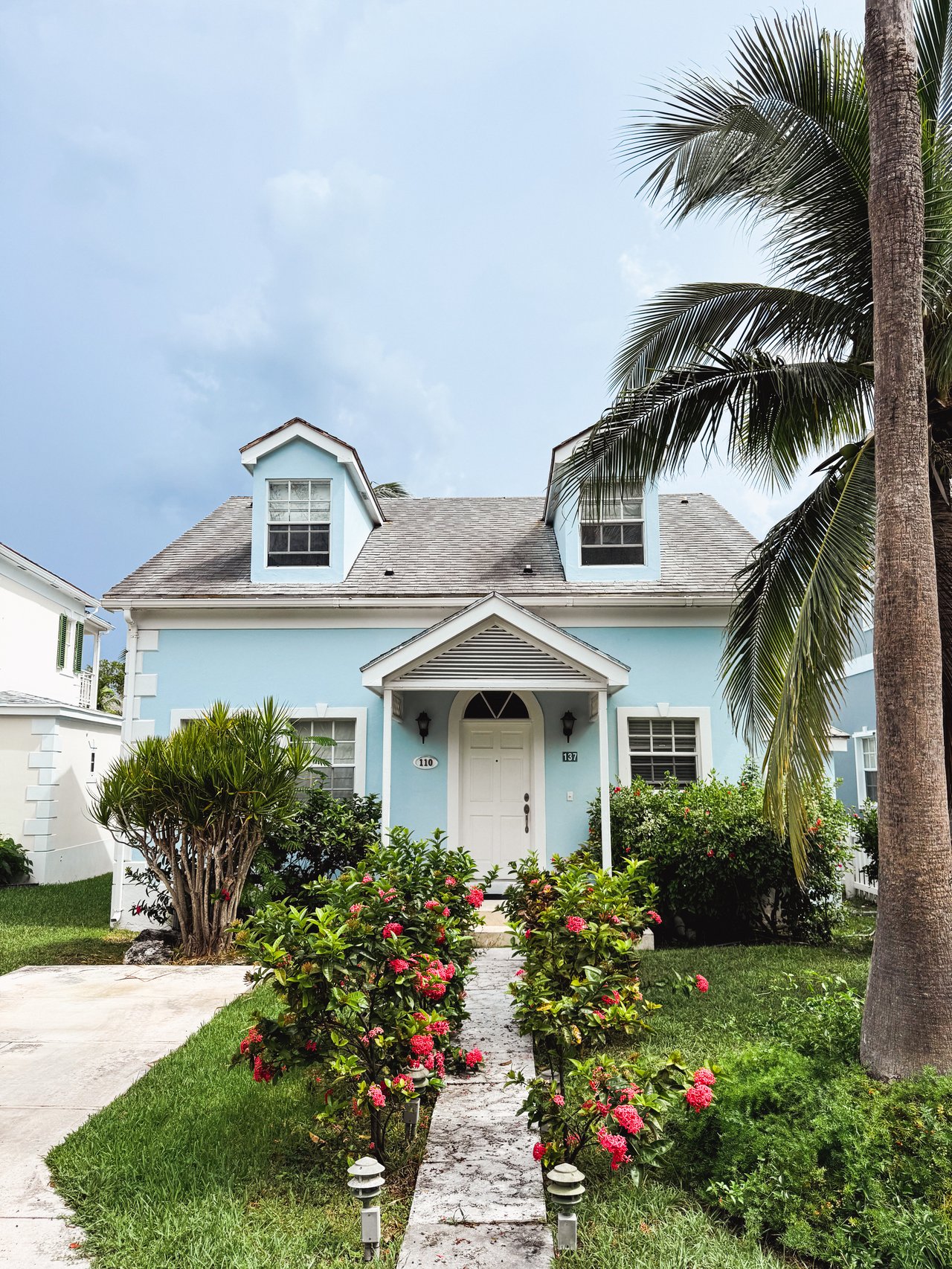 Sandyport | Expansive View Home 