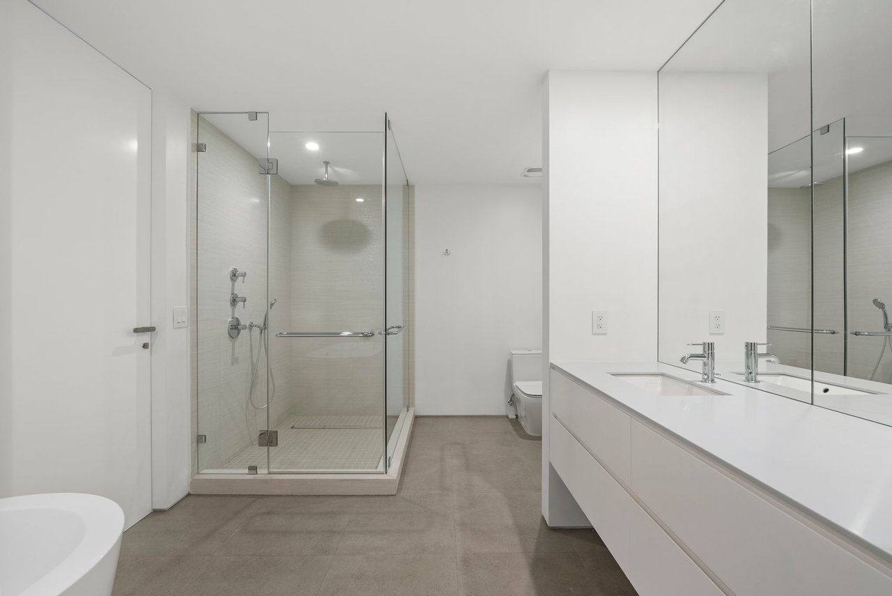 100 S Pointe Drive, Residence 1906/07