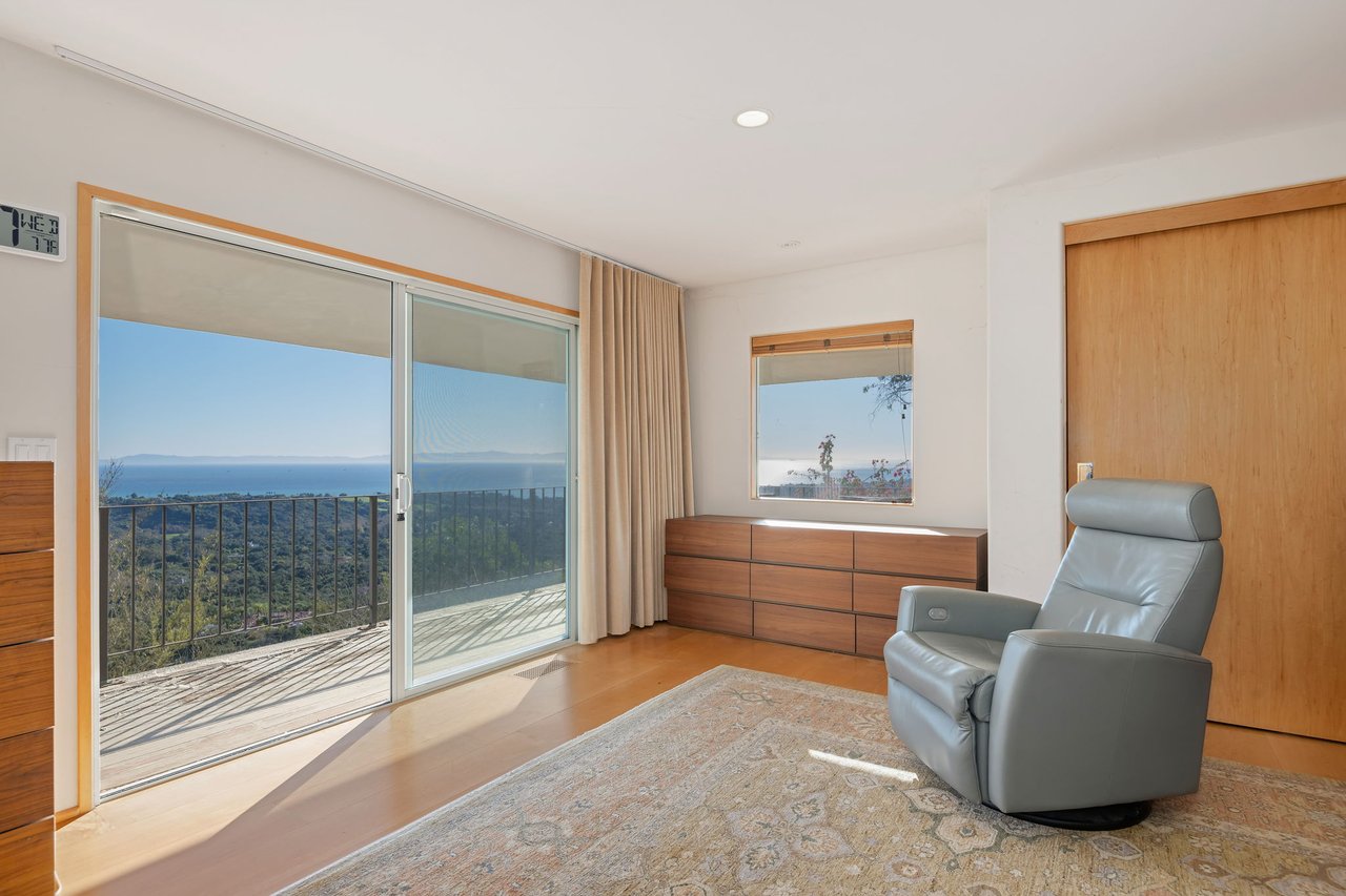 2330 Bella Vista Drive