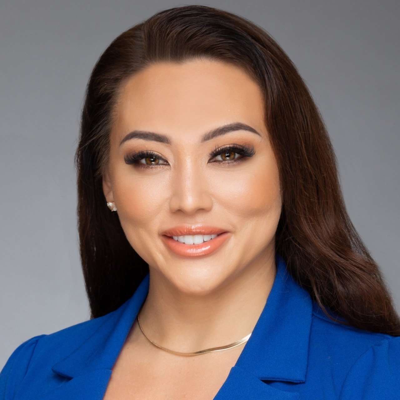 Alicia Fu Kaneohe, HI Real Estate Agent Headshot