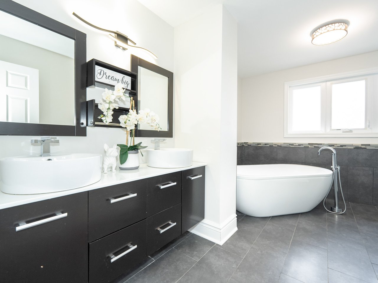 146 Valleymede Dr