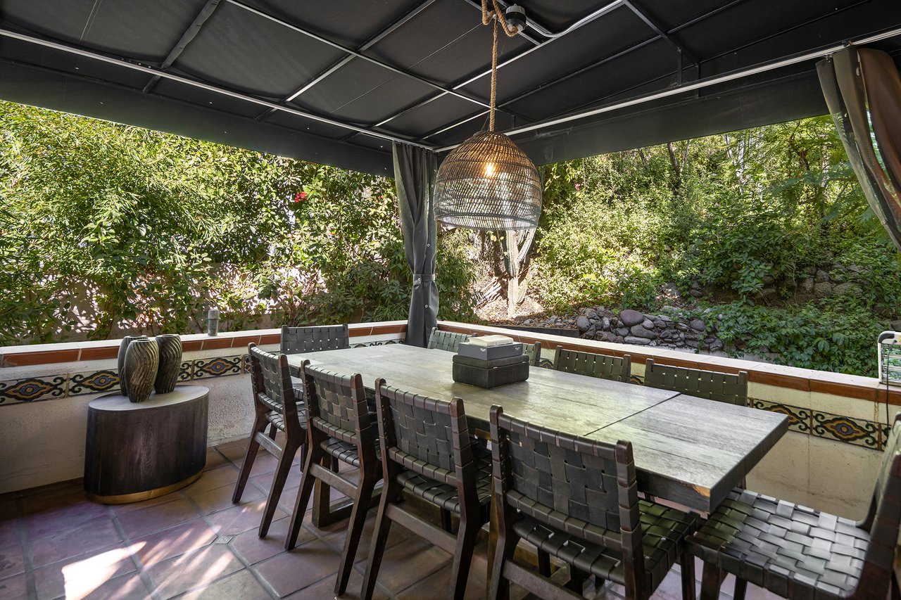 1930 Laurel Canyon Blvd, Hollywood Hills