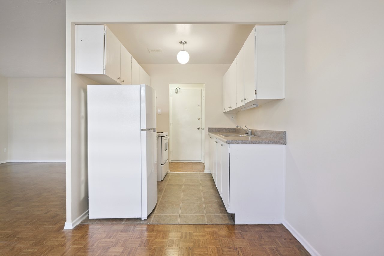 2 Bedroom Main Floor Unit in the Heart of Port Credit