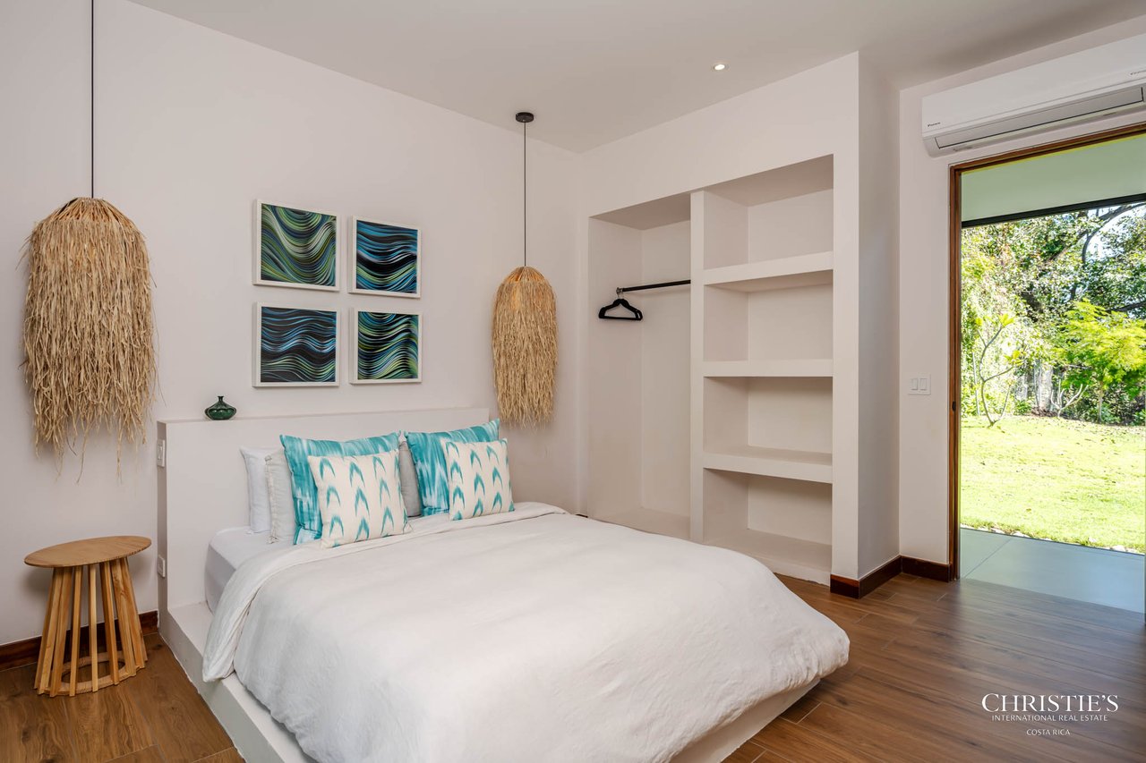 Casa Lola – Contemporary Beachside Oasis in Playa Grande