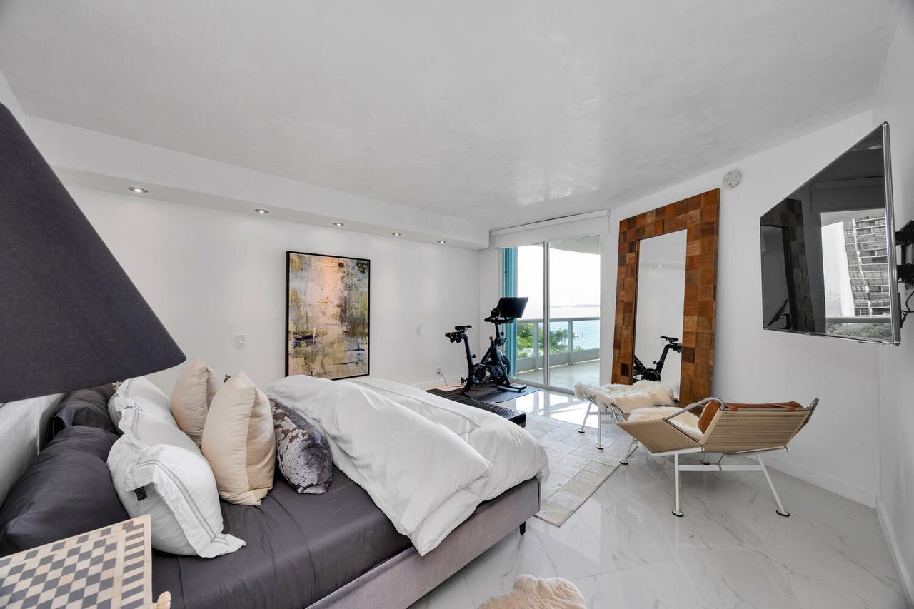 Bristol Towers Unit #801 Closes at $2,075,000