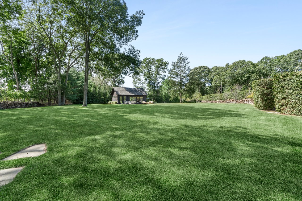 242 Town Lane