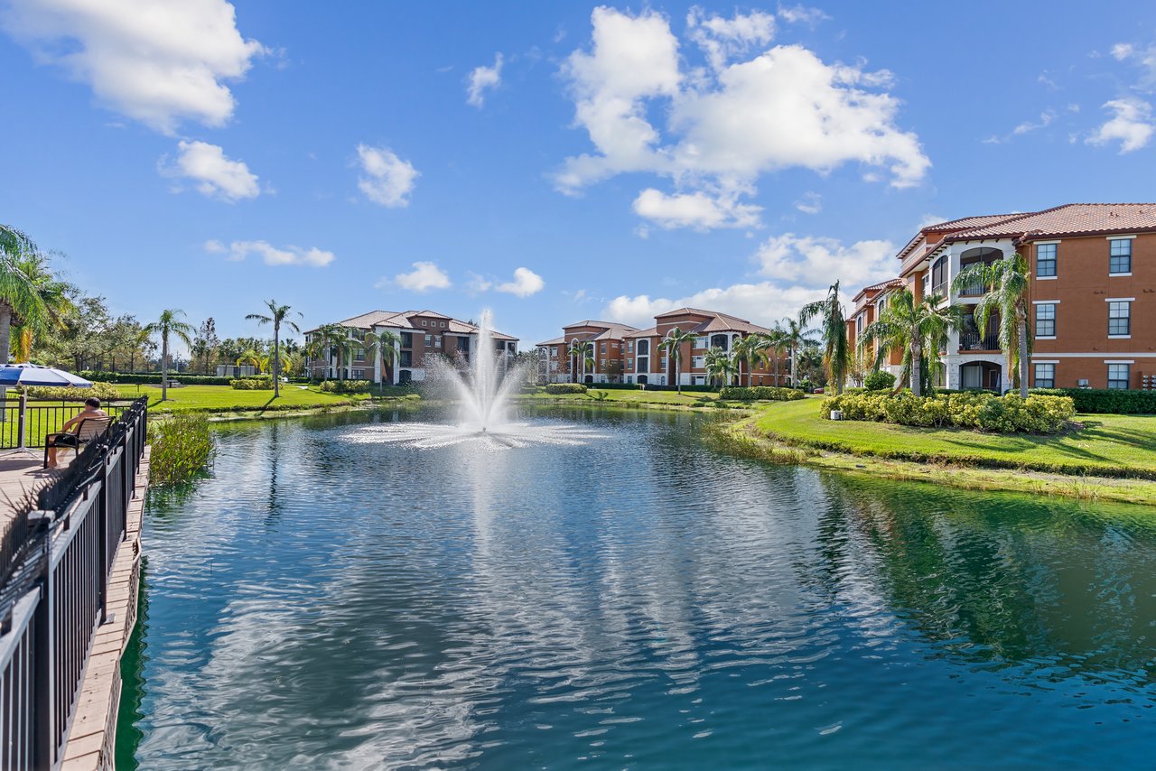 Serenata Condominiums