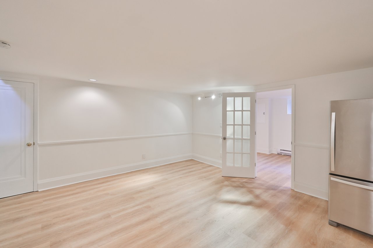 222 Vance Drive, Oakville