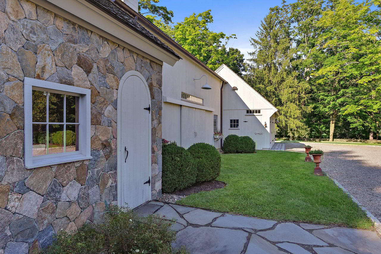 16 Whippoorwill Road