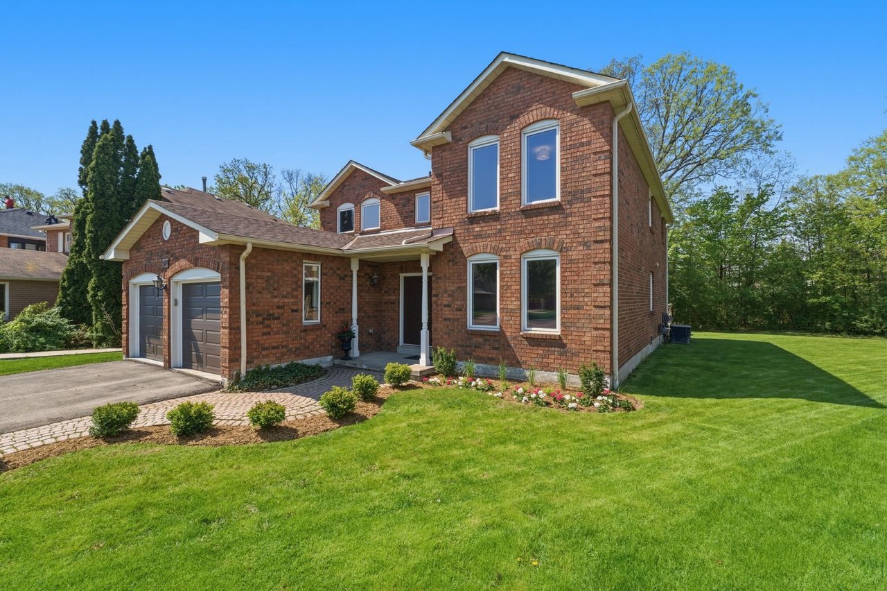 5211 Micmac Cres