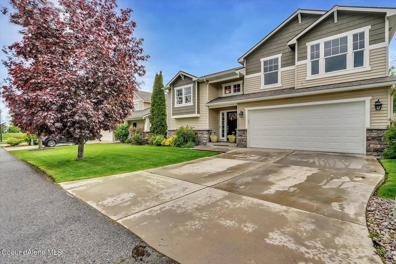 1319 W Kachess Ln