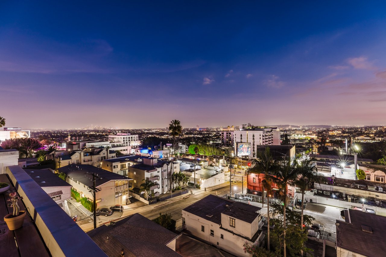 1133 N Clark St Unit: 303