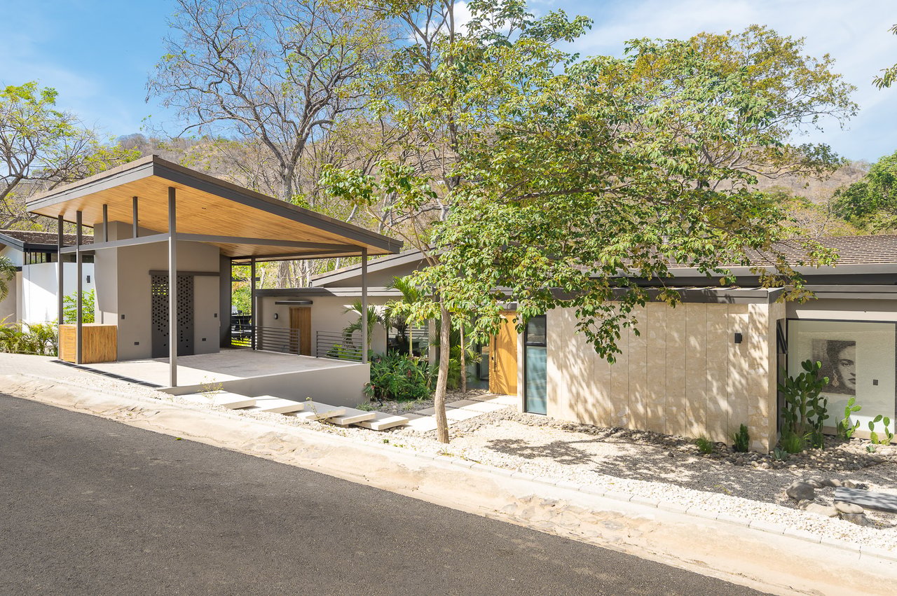 Casa Jungla | Contemporary 4-Bedroom Home with Private Pool in Las Ventanas, Playa Grande