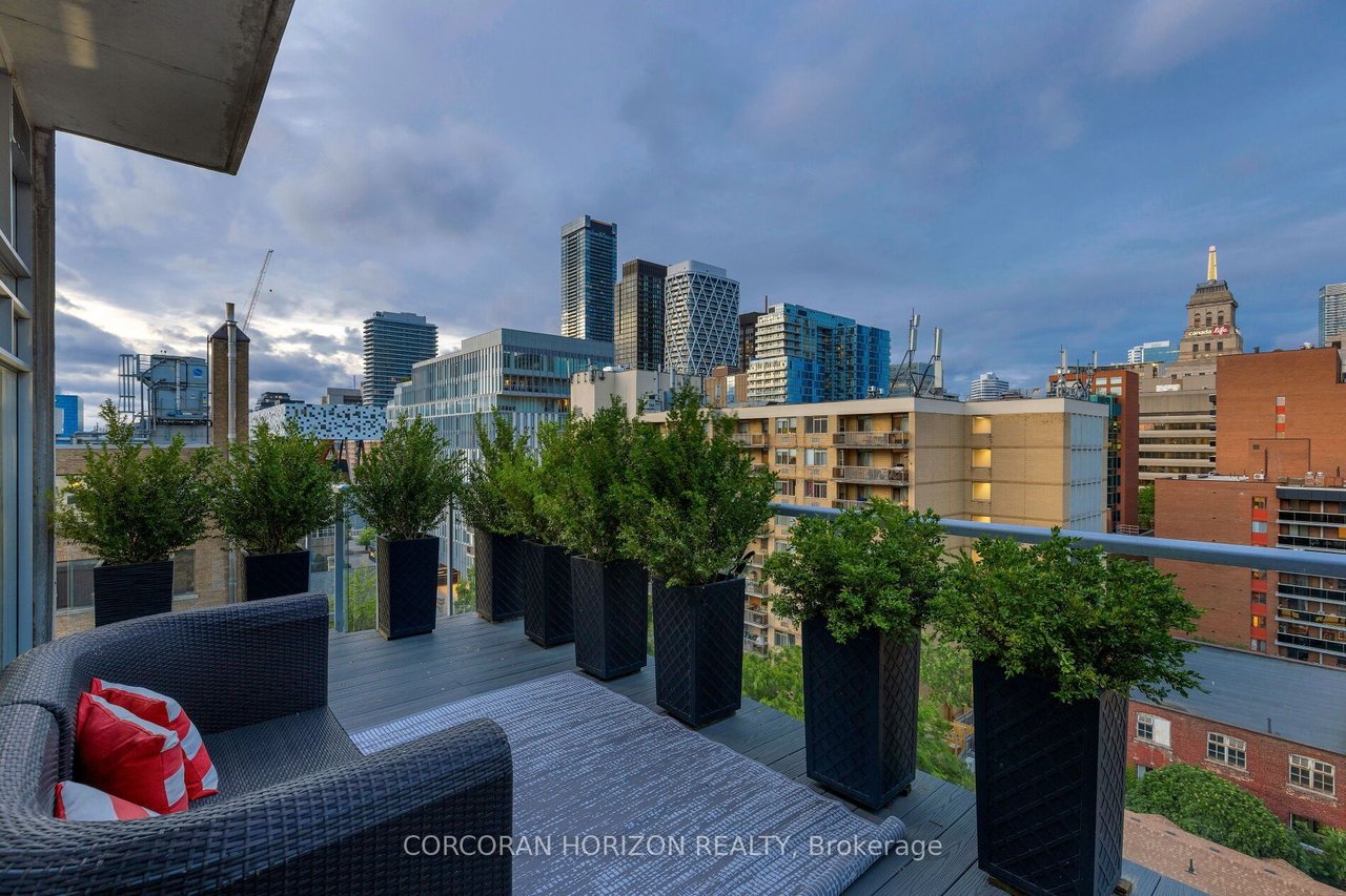 QUEEN ST W PENTHOUSE
