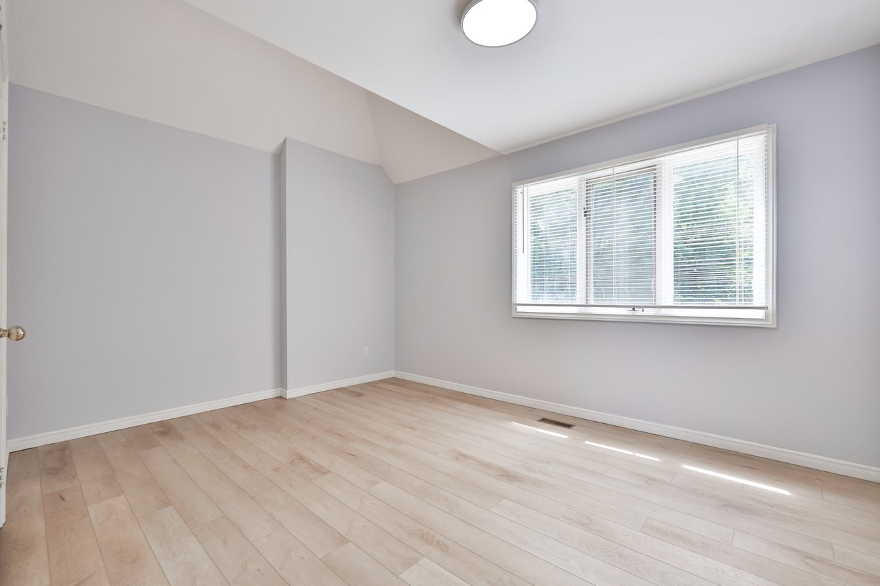 78 West River Street, Oakville