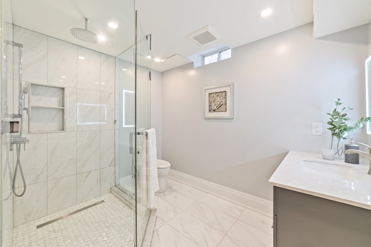 6837 Lisgar Drive