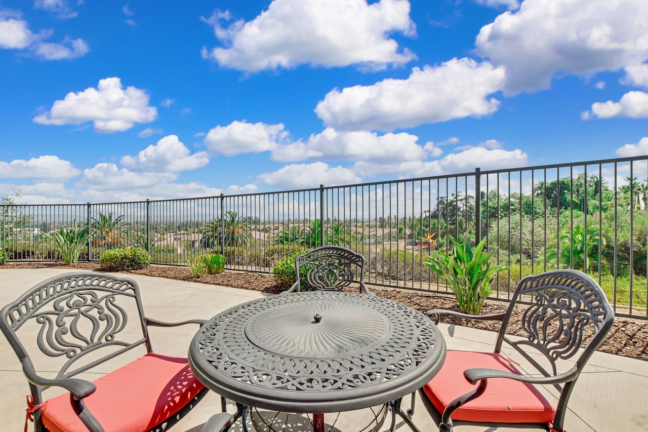 864 E Manresa Drive