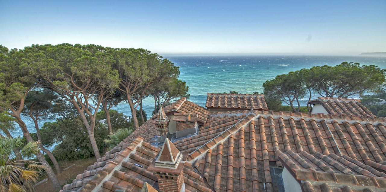 Luxury Seafront Villa in Liguria