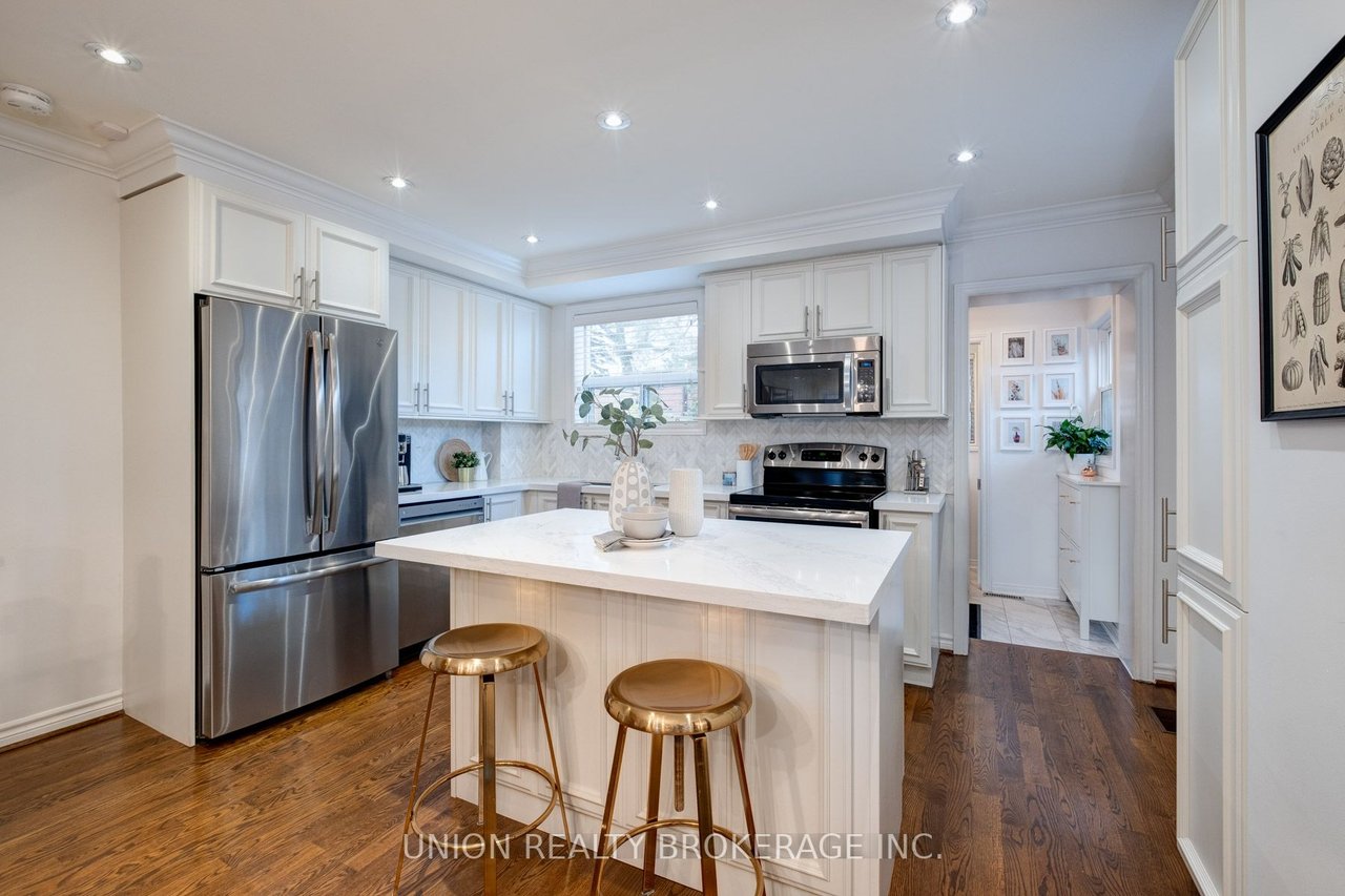 32 Mortimer Ave