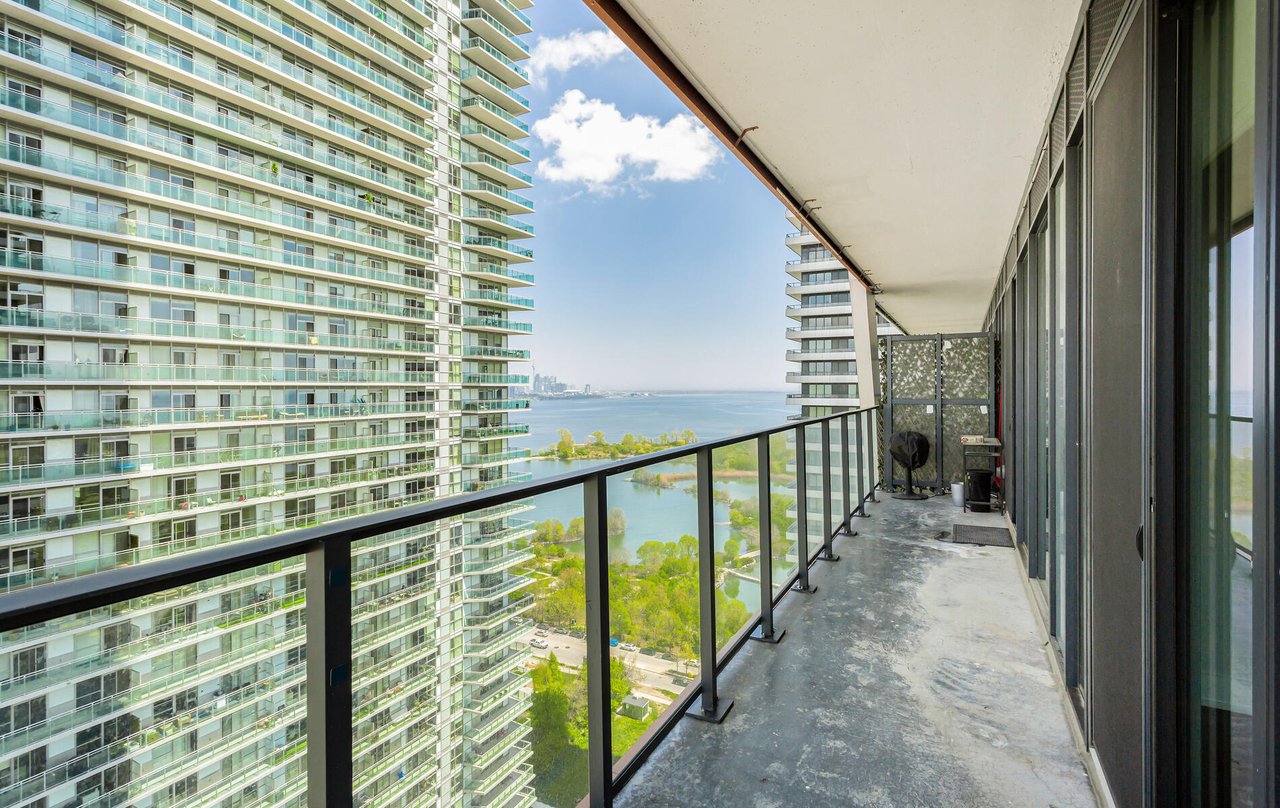 30 Shore Breeze Drive Unit: 2213