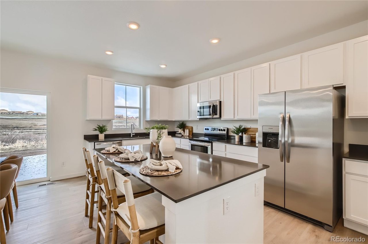 907 W Beverly Street