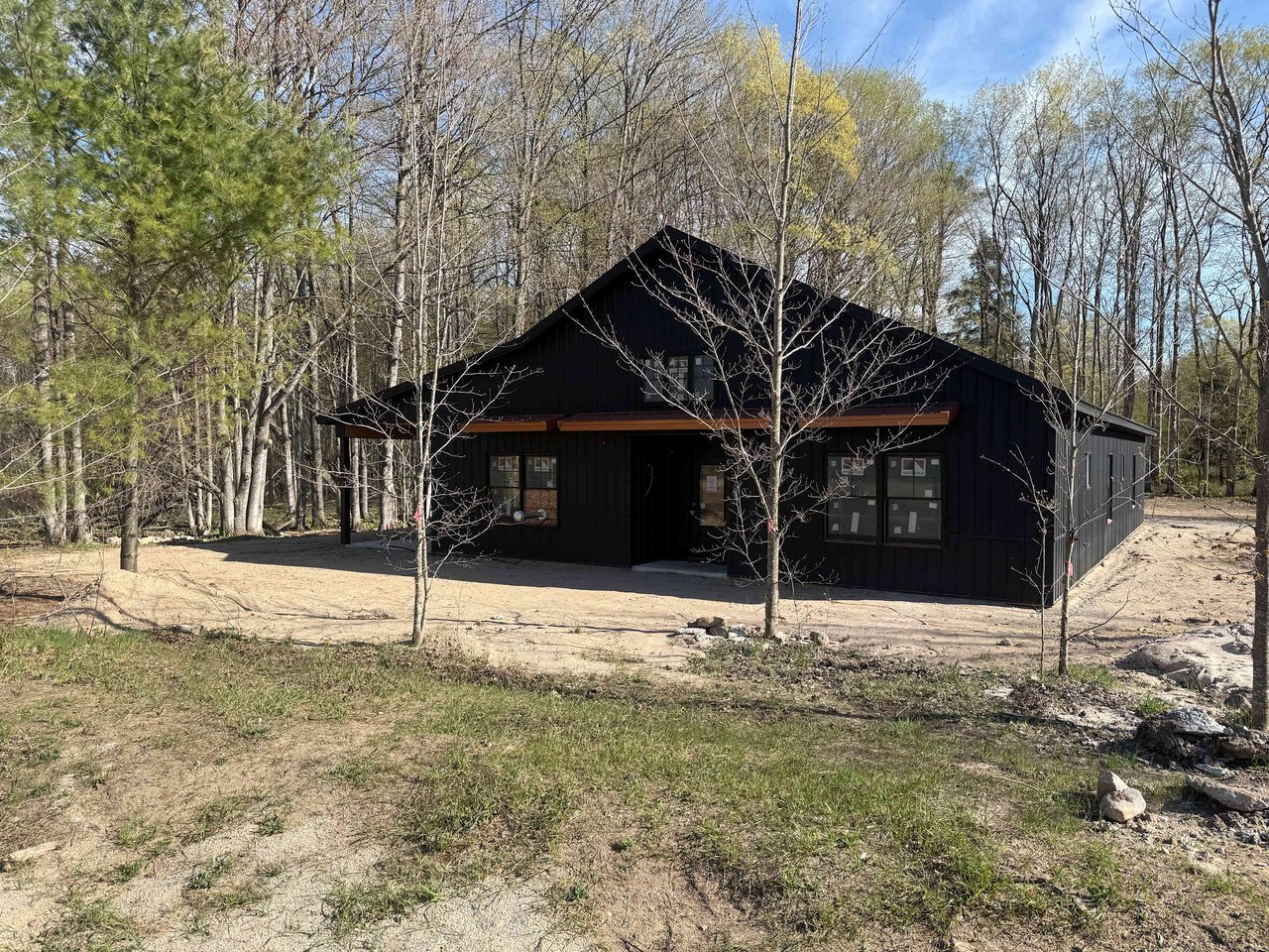 Leelanau Day Tripper - Modern Barndominium Retreat