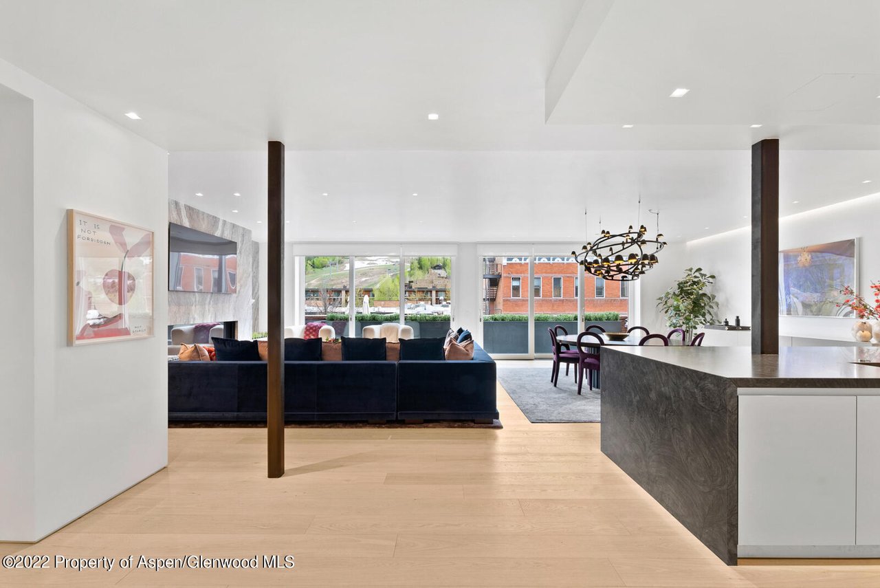 508 E Cooper Avenue, Unit 201