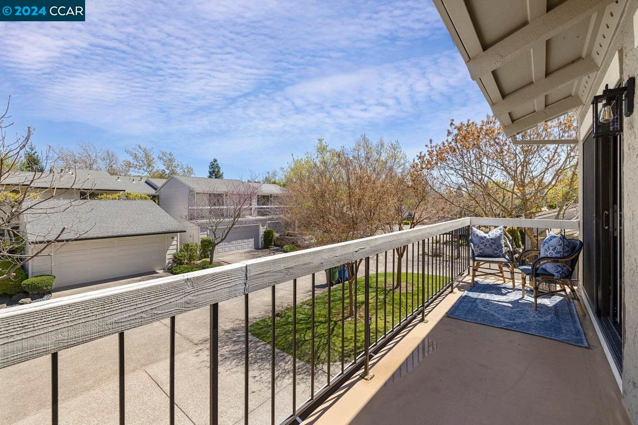 10 Doral Dr