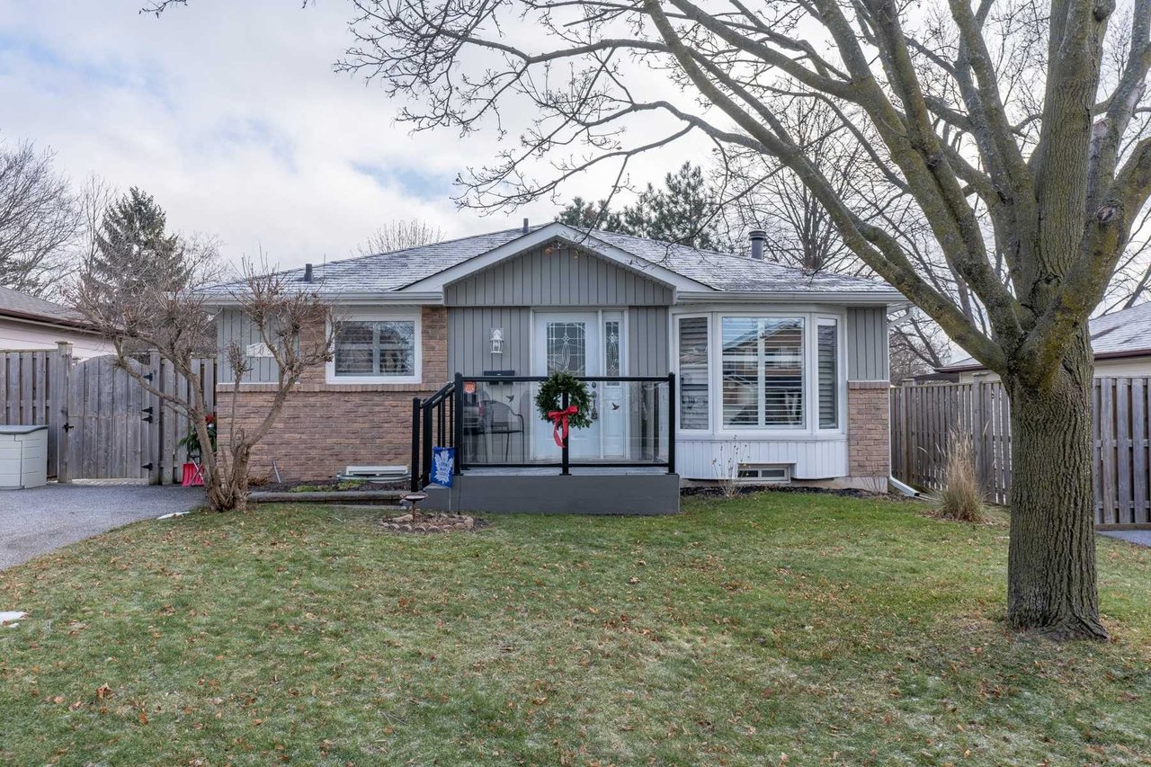 705 Downview Cres