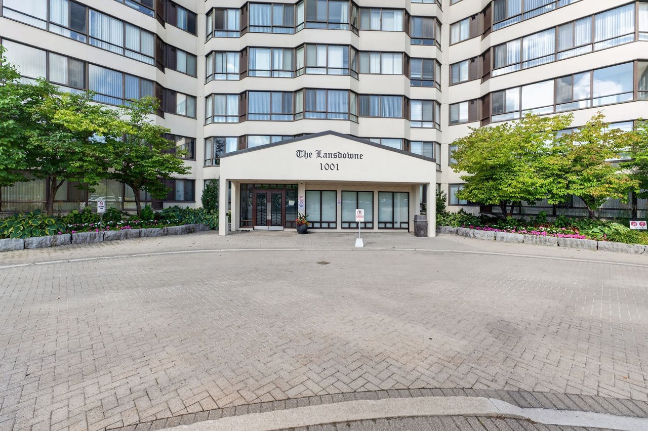 221 - 1001 Cedarglen Gate