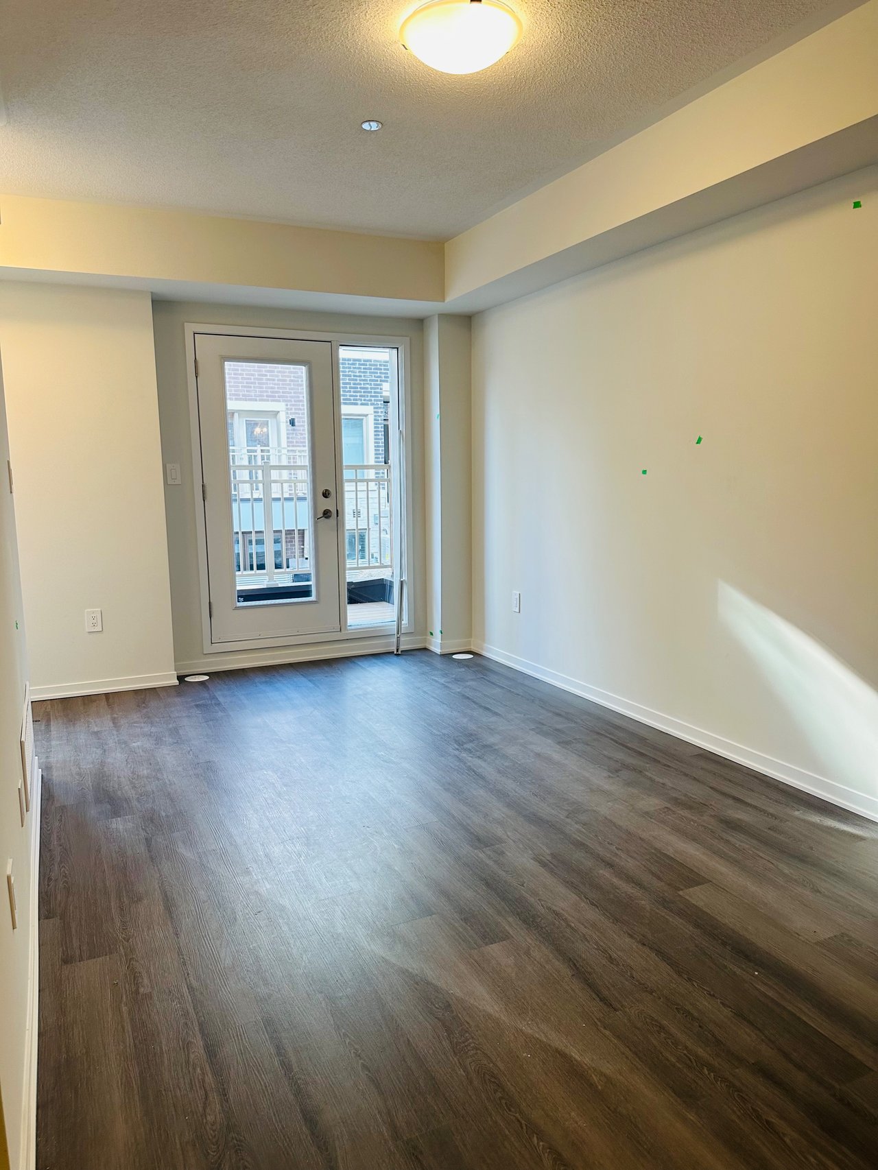#21 - 11 Honeycrisp Crescent Unit: 21