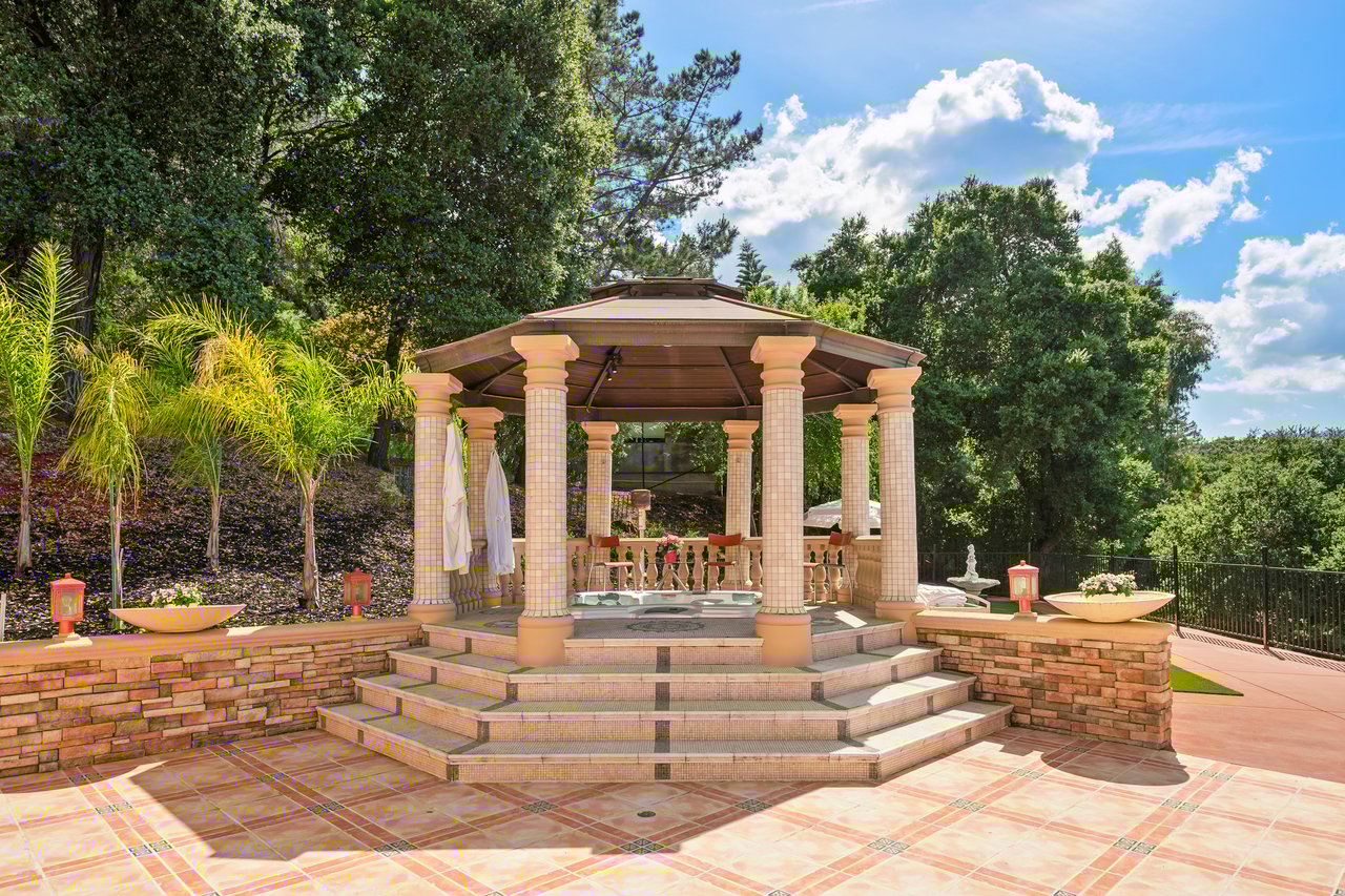 16840 Cypress Way