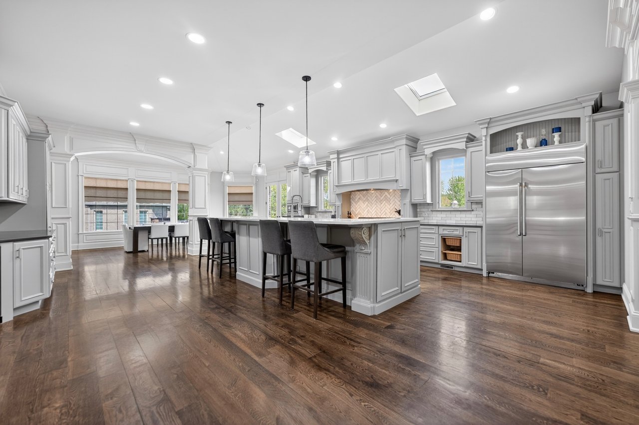 An Extraordinary Luxury Estate in St. Charles, Illinois: Where Privacy, Architectural Elegance & Elevated Living Come Together